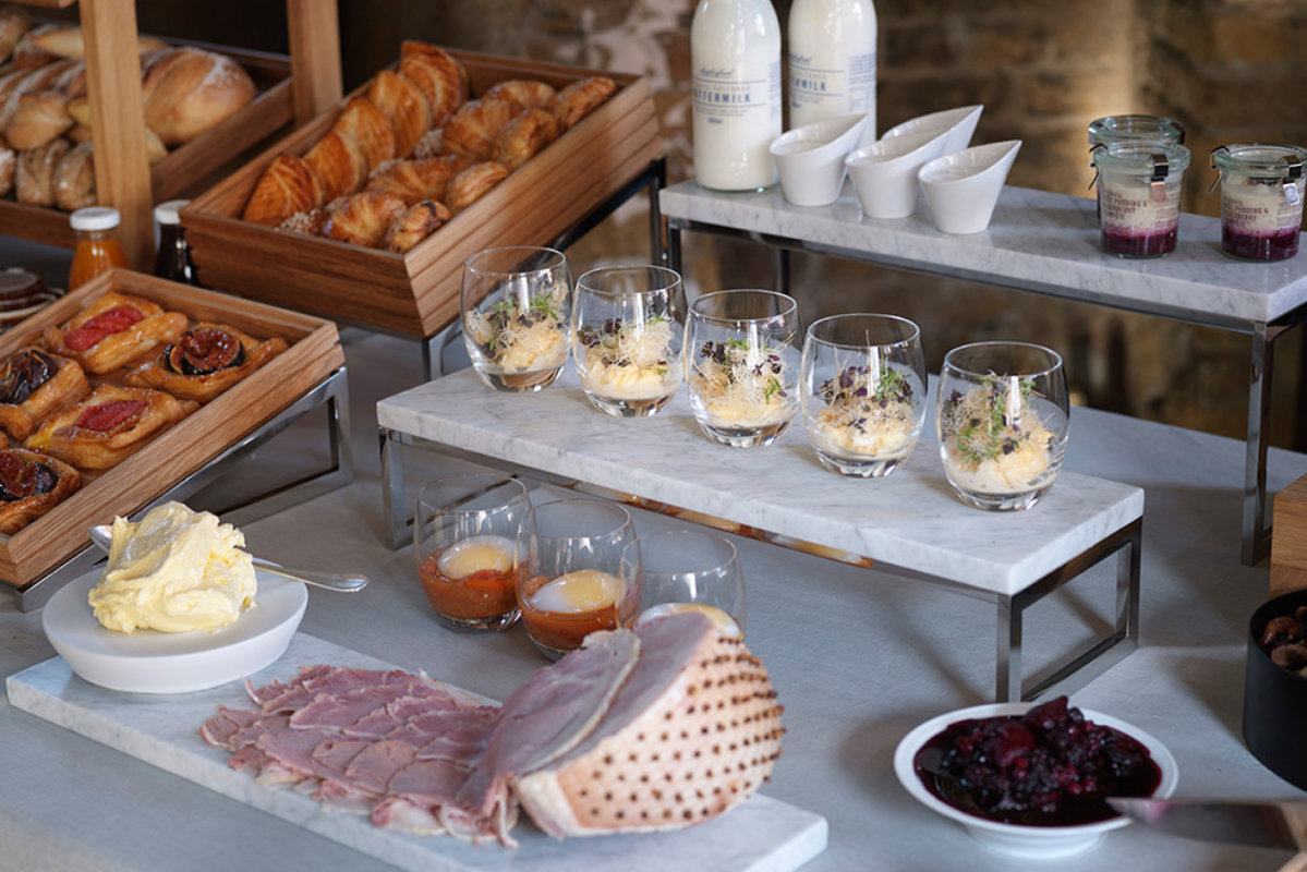 Flow Plinths Marble Context lo res 1